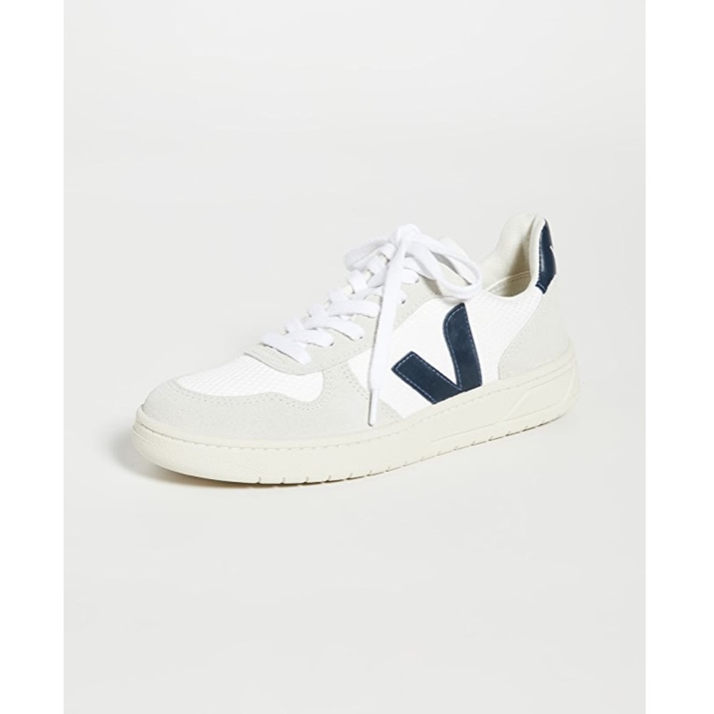 Vera V-10 sneakers - size 38.